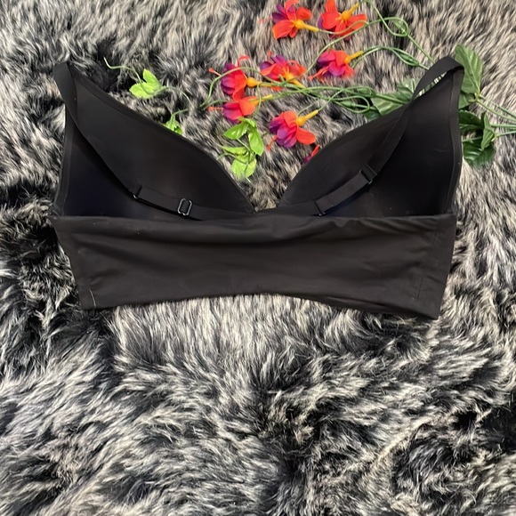 Victoria’s Secret Body by Victoria Lightly Lined Plunge Bra 36DD 36E - Picture 4 of 5